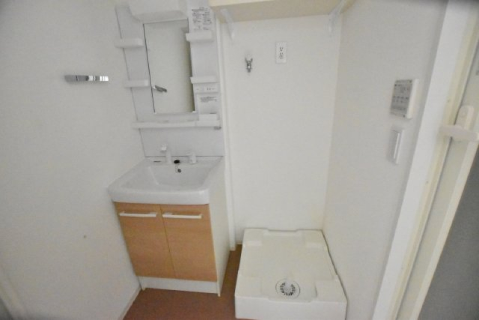 使い勝手の良い独立洗面台。