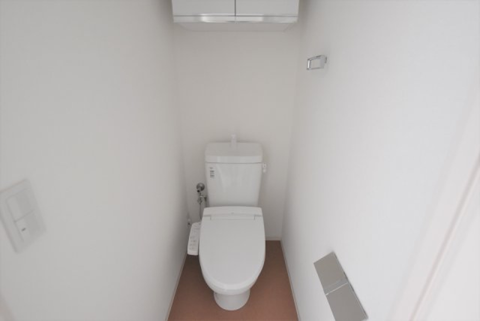 頭上には棚があって整理がしやすそう！