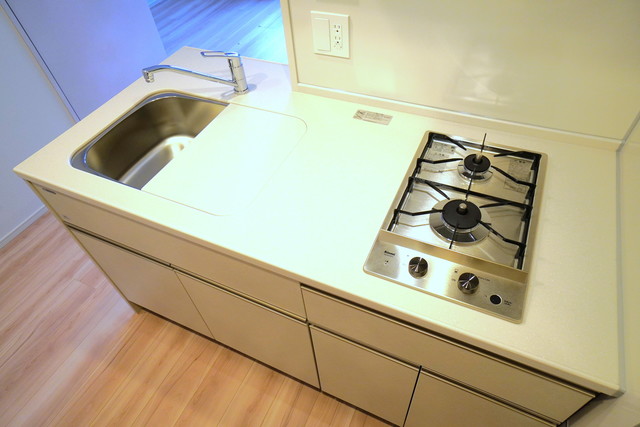 ガスコンロなので料理もおいしくできそうですね♪※写真は同タイプ住戸です。