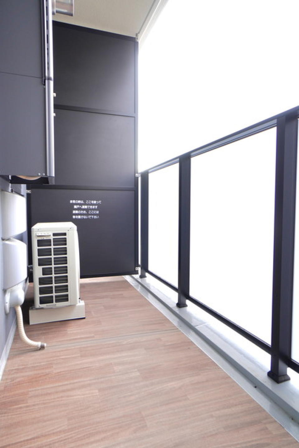 バルコニーの様子。※写真は同タイプ住戸です。