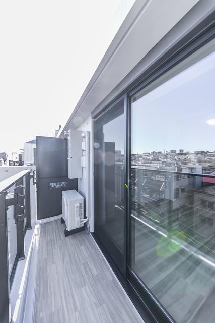 バルコニーの様子。※写真は同タイプ住戸です。