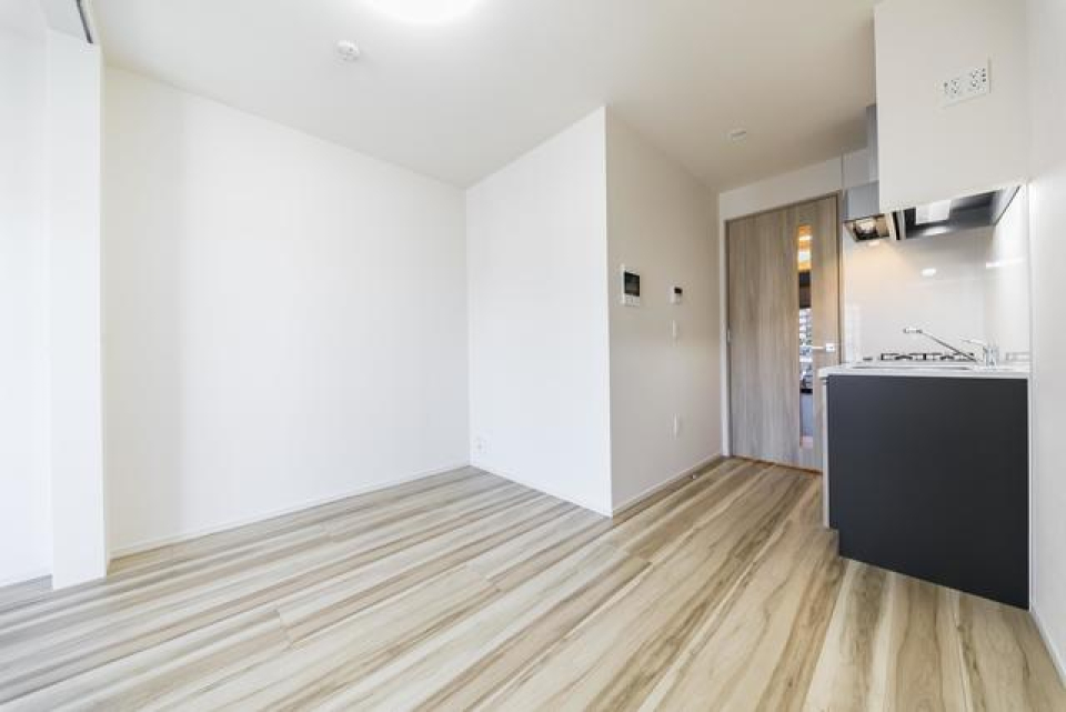 ５．９帖のリビングと４．４帖のベッドルームがあり〼。※写真は同タイプ住戸です。