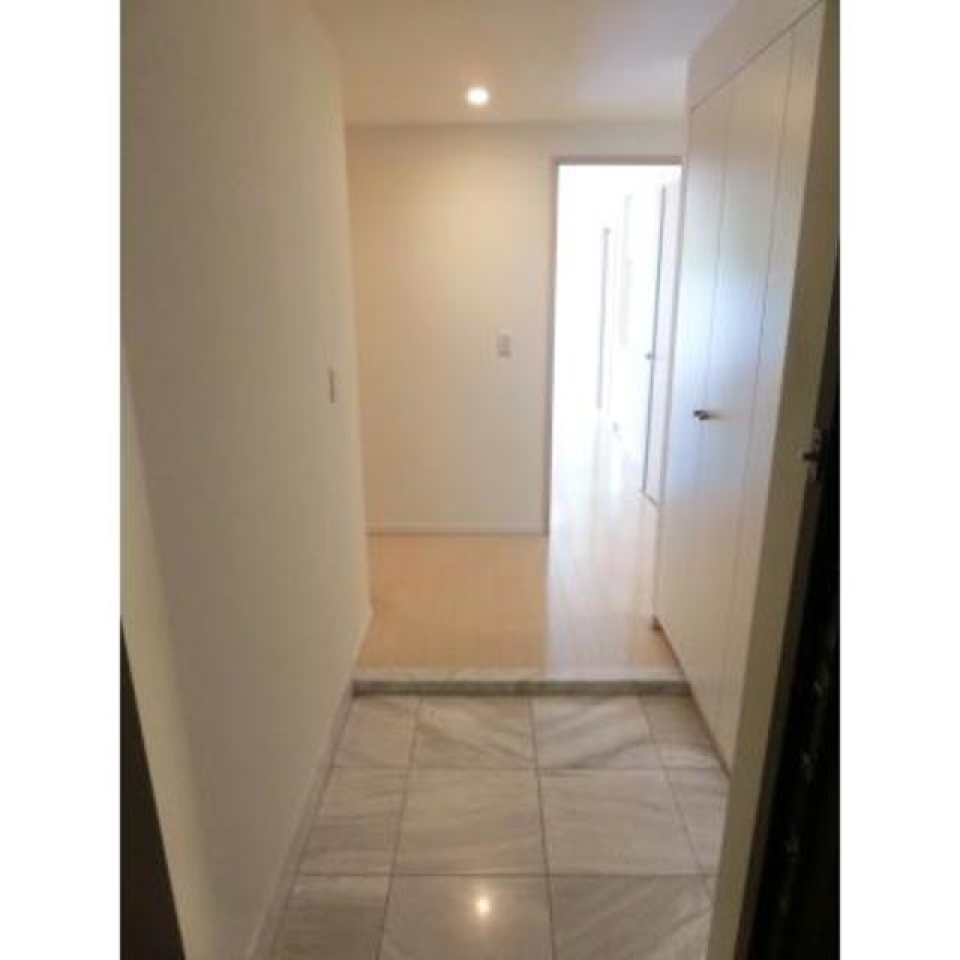 帰ると「ただいま」と言いたくなるような玄関。※写真は同タイプ住戸です。