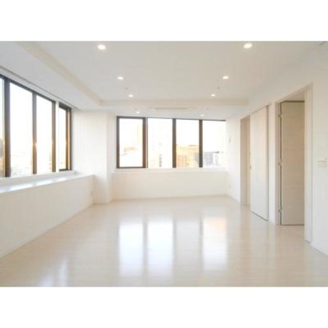 21.9帖の広々リビング。※写真は同タイプ住戸です。