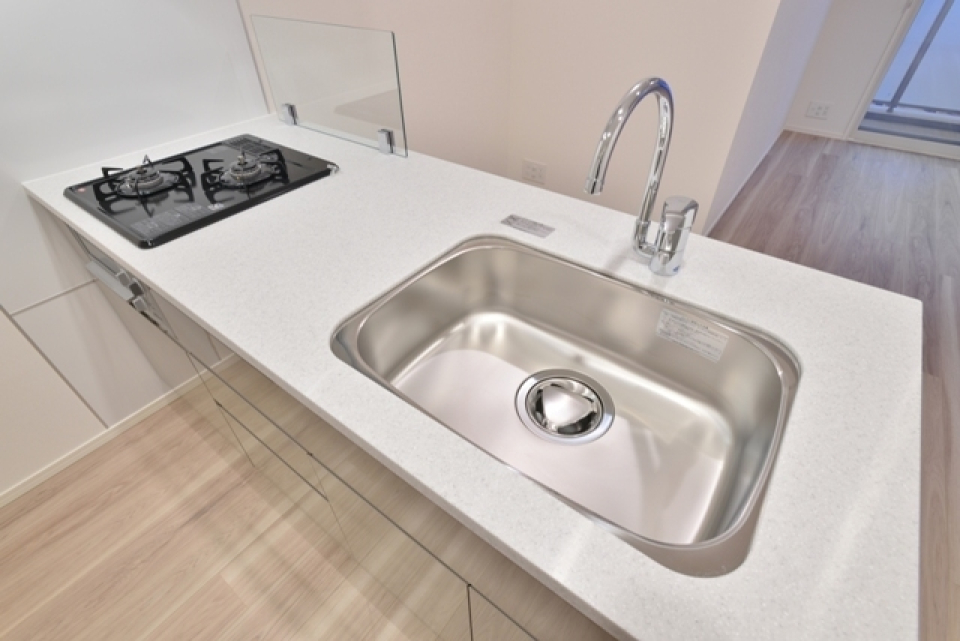 ガスコンロなので料理もはかどりそうです。※写真は同タイプ住戸です。