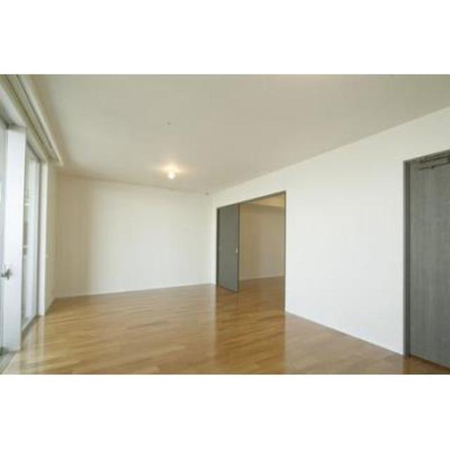 キッチンへとつながる空間。※写真は同タイプ住戸です。