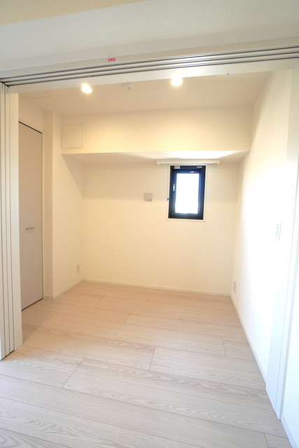 クローゼットやウォークインクローゼットが完備されていています。※写真は同タイプ住戸です。