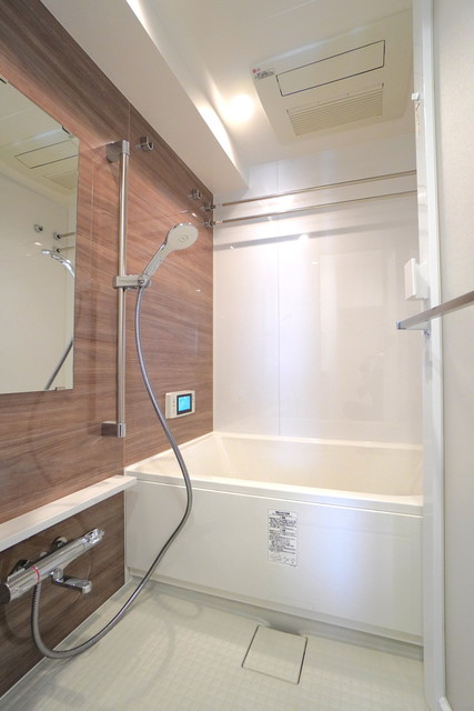 使い勝手の良さそうな浴室。※写真は同タイプ住戸です。