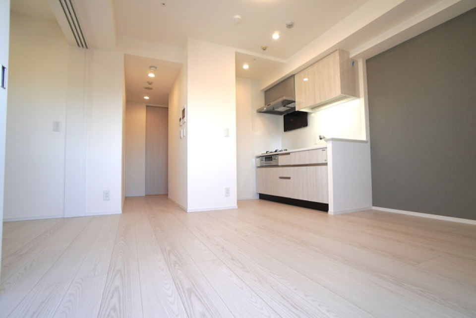 約１０帖のリビングは広々としていて気持ちがいい。※写真は同タイプ住戸です。