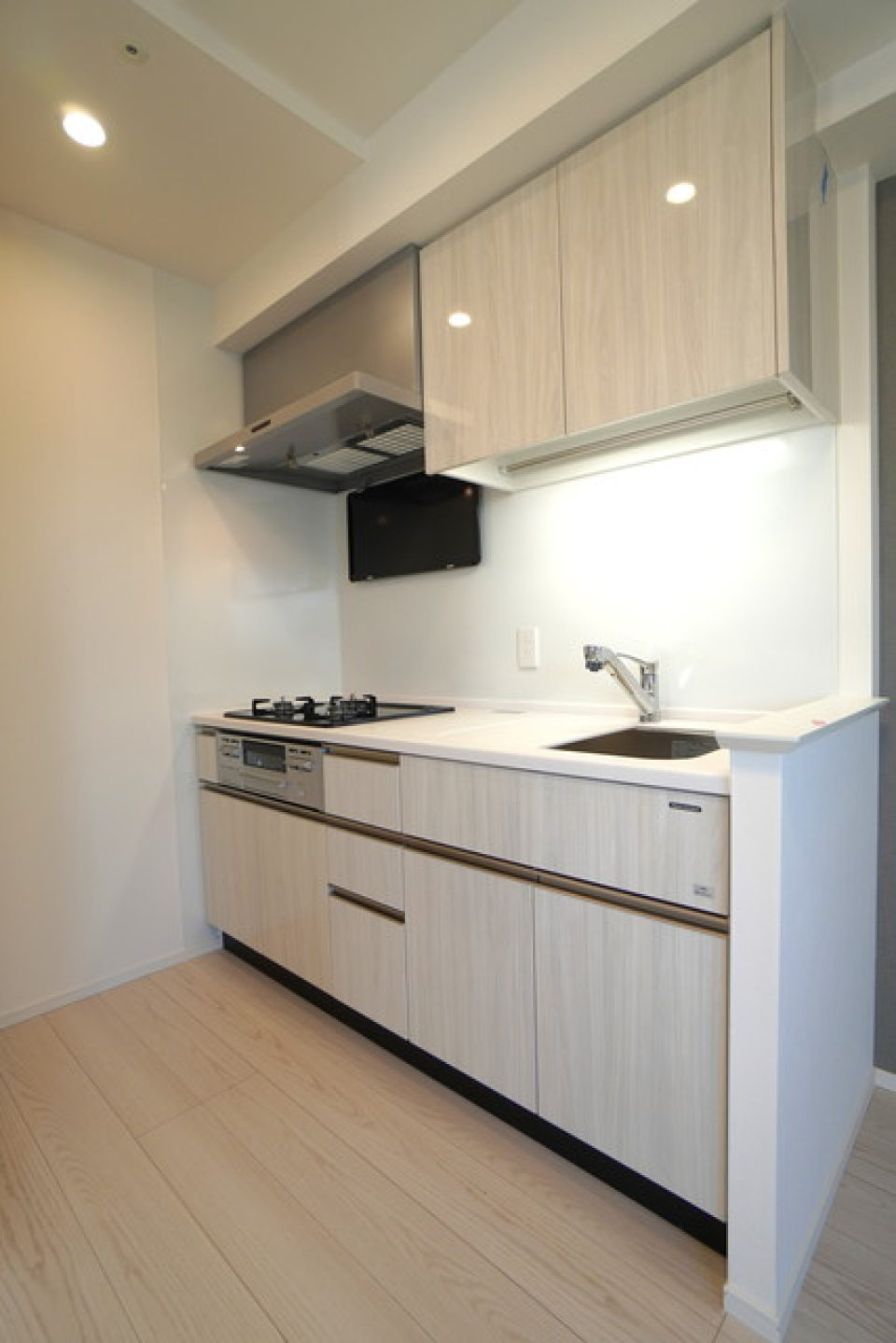 統一感のある白と黒でまとめられた色調。※写真は同タイプ住戸です。