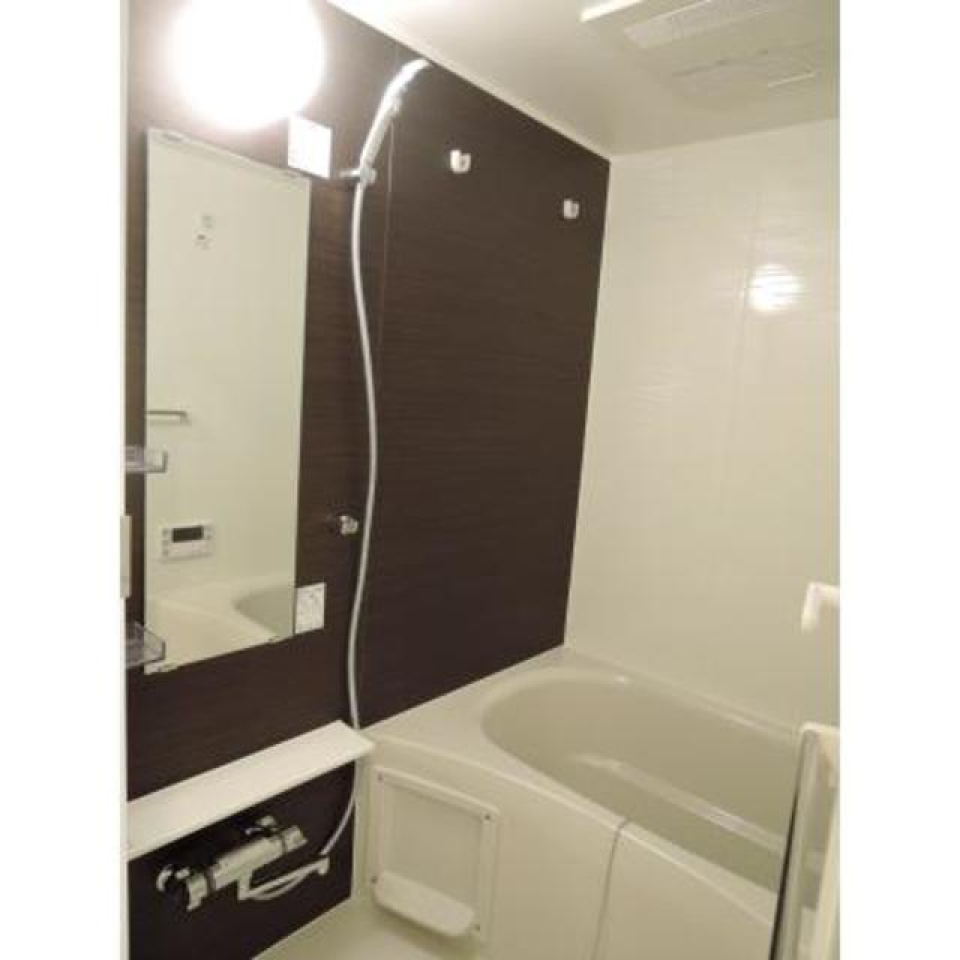 清潔感溢れるお風呂でリフレッシュ。
※写真は同タイプ住戸です。