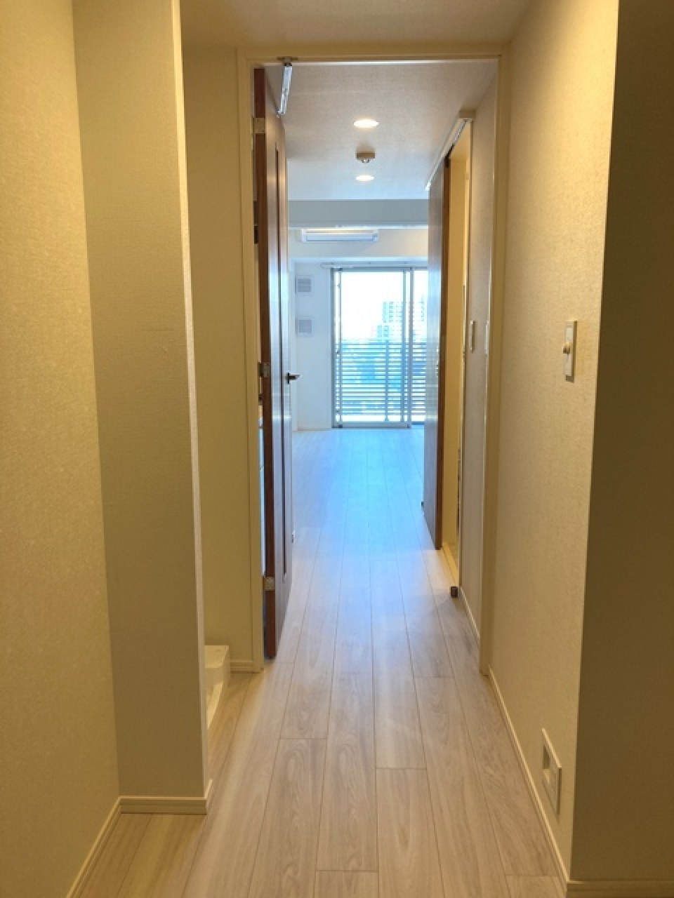 廊下の様子。※写真は同タイプ住戸です。