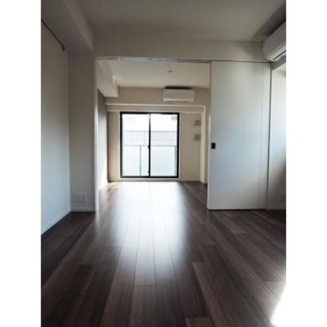 ベッドルームとリビングが区切れるのが特徴のお部屋！
※写真は同タイプ住戸です。