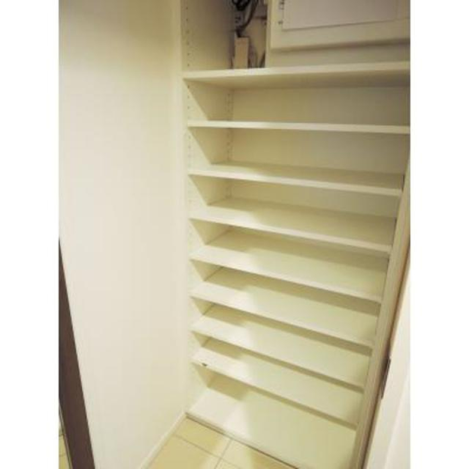 オシャレさんには、靴がこの量置けるのは、嬉しいですよね！
※写真は同タイプ住戸です。