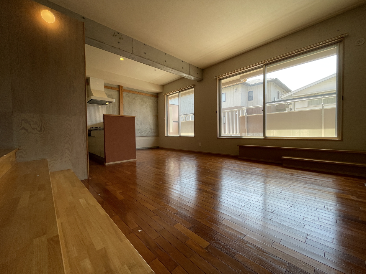 小上がりの階段があります