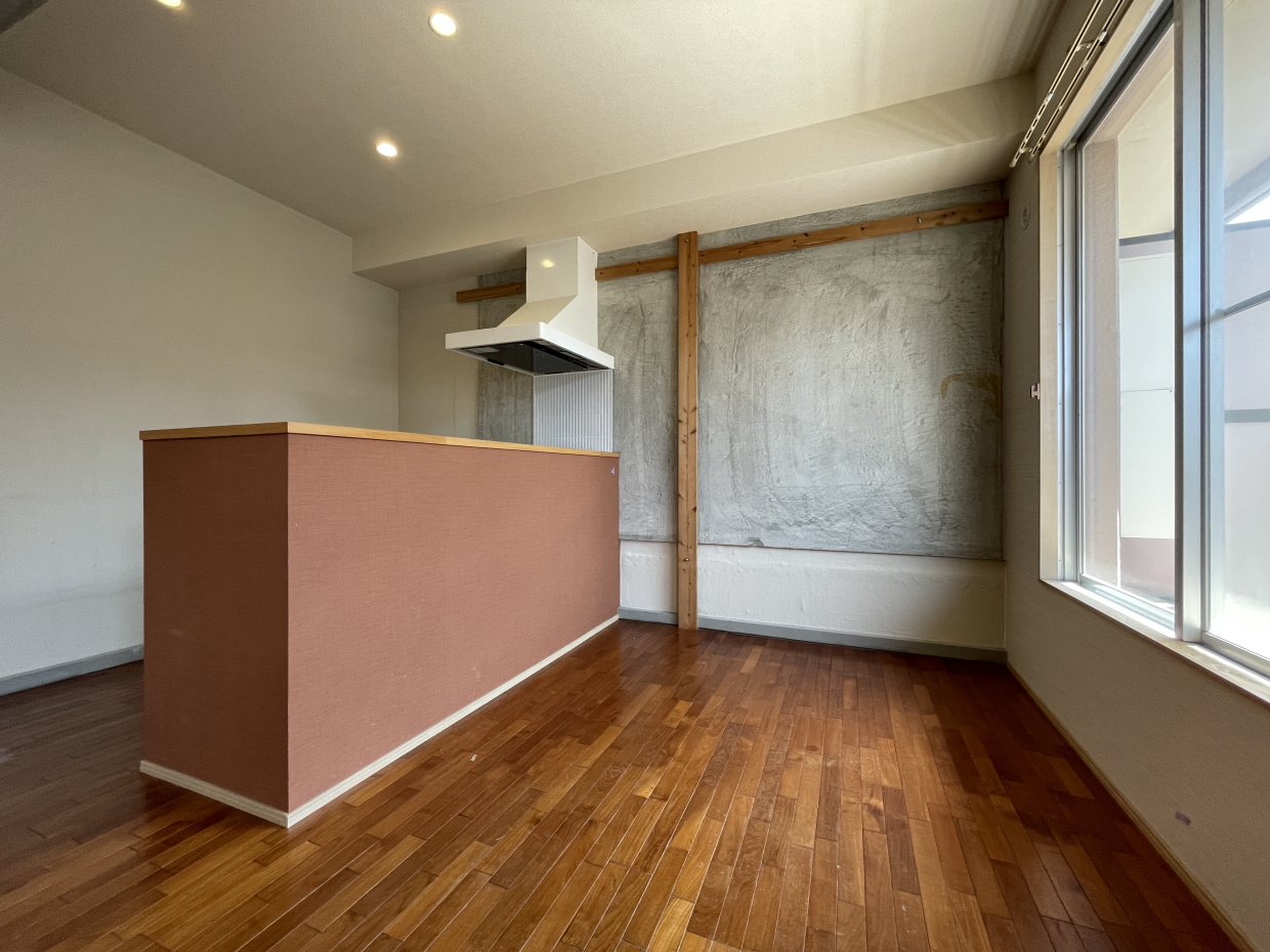 スペースがあるのでテーブルも置けそう