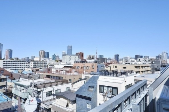 バルコニーで目覚めの珈琲を。