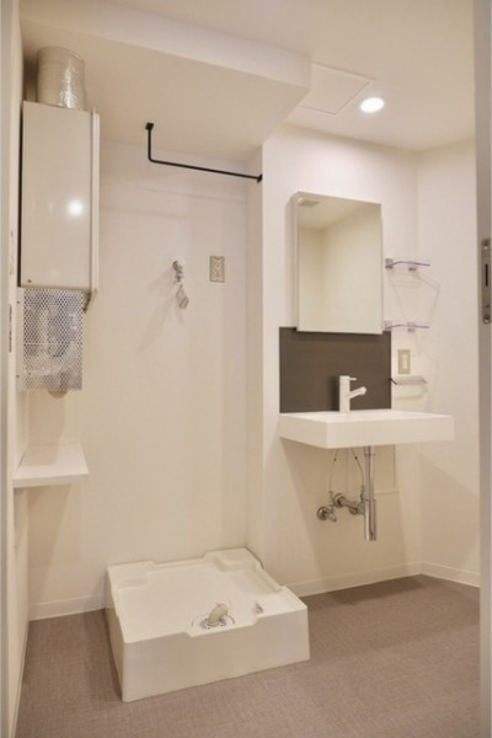 むき出しの配管がまたクール。