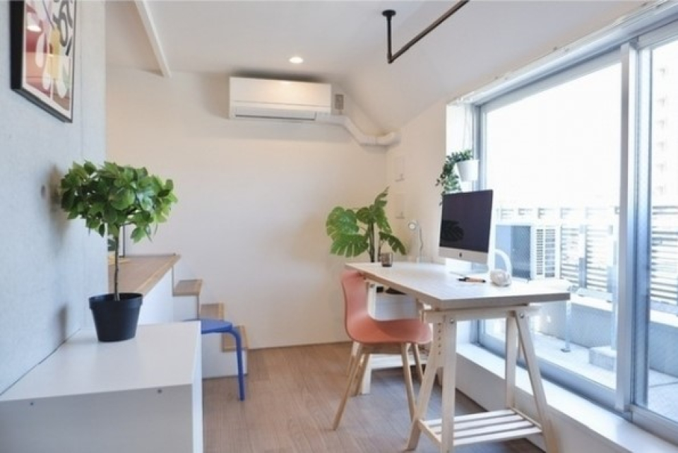 外の景色の移ろいを感じながらのワークタイム。