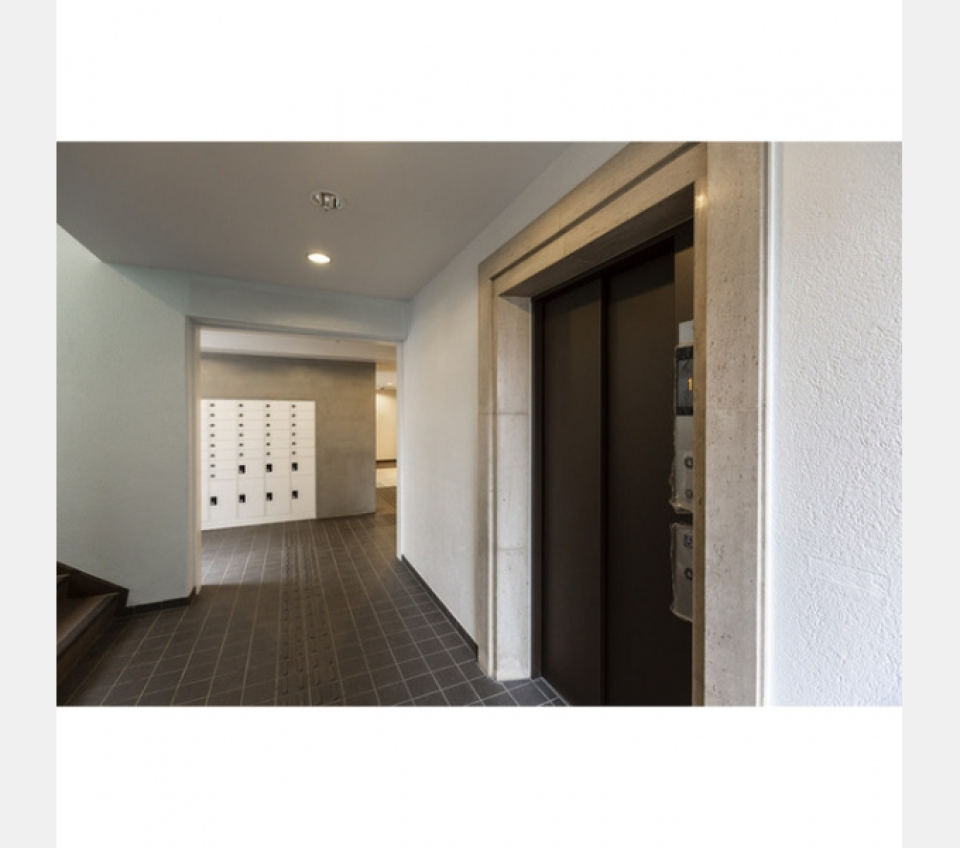 設備：エレベーター