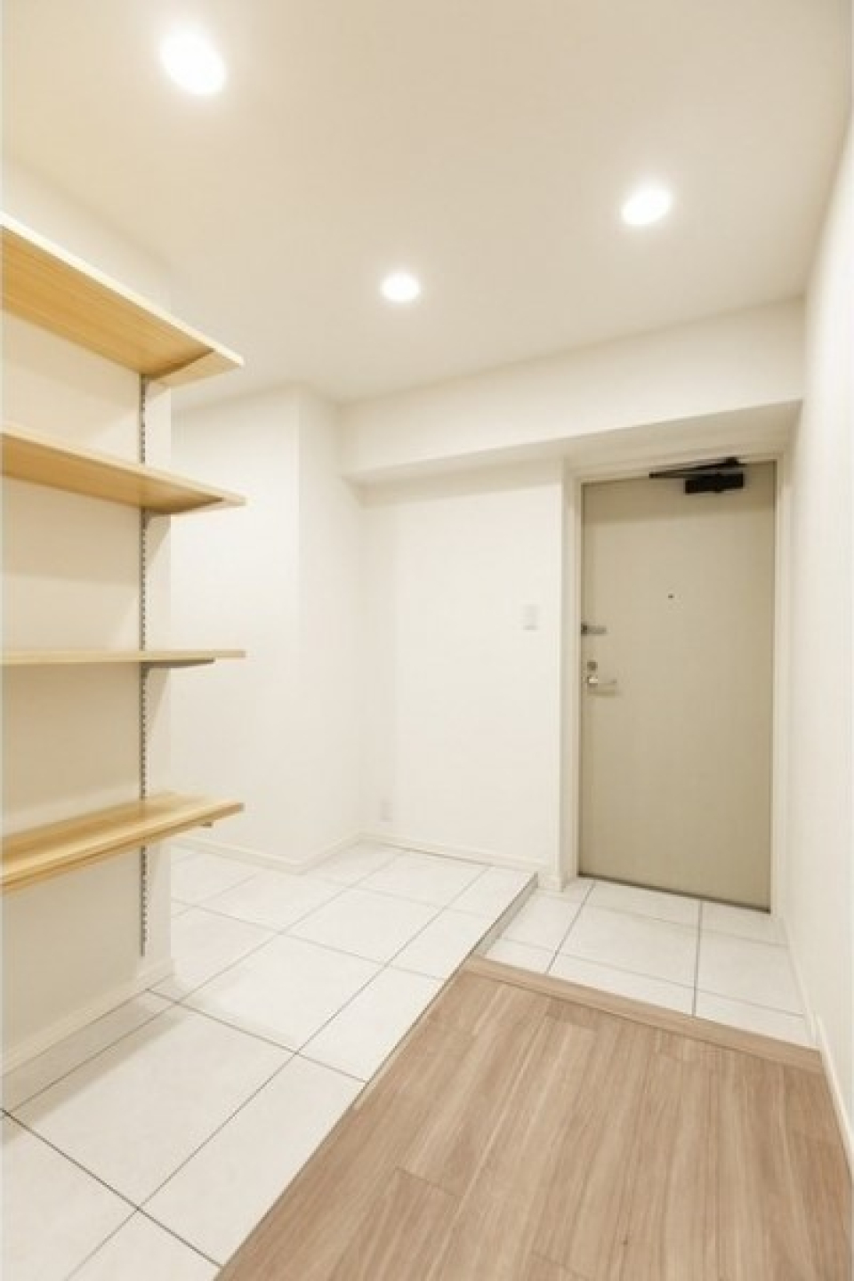 広々とした玄関にはお散歩グッズに三輪車、ゴルフセットに自転車も置けます！