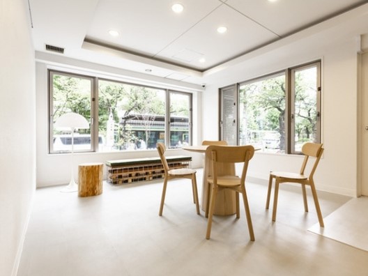 ラウンジではご近所さんとちょっと井戸端会議を