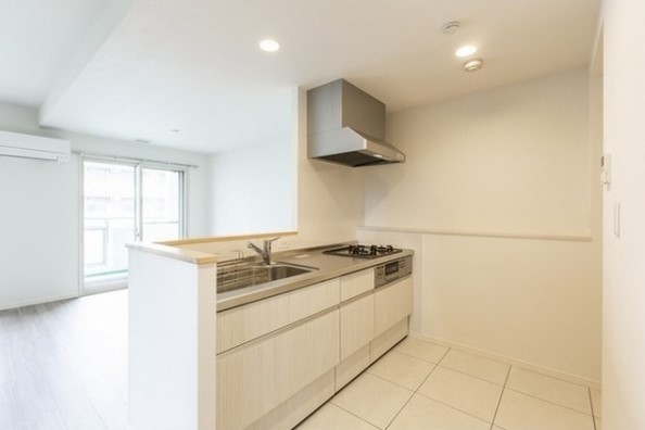 南向きの明るいく広いLDKです