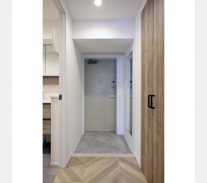 出発前には全身鏡でファッションチェック