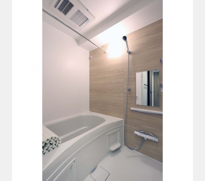 バスルームは浴室乾燥機能付きです