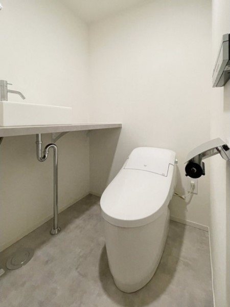 こういうトイレだと籠っちゃいますね