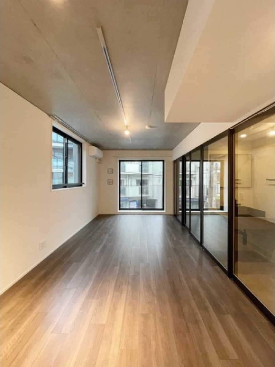 トレンドを作り出す人の住まいってこんな感じなのかな