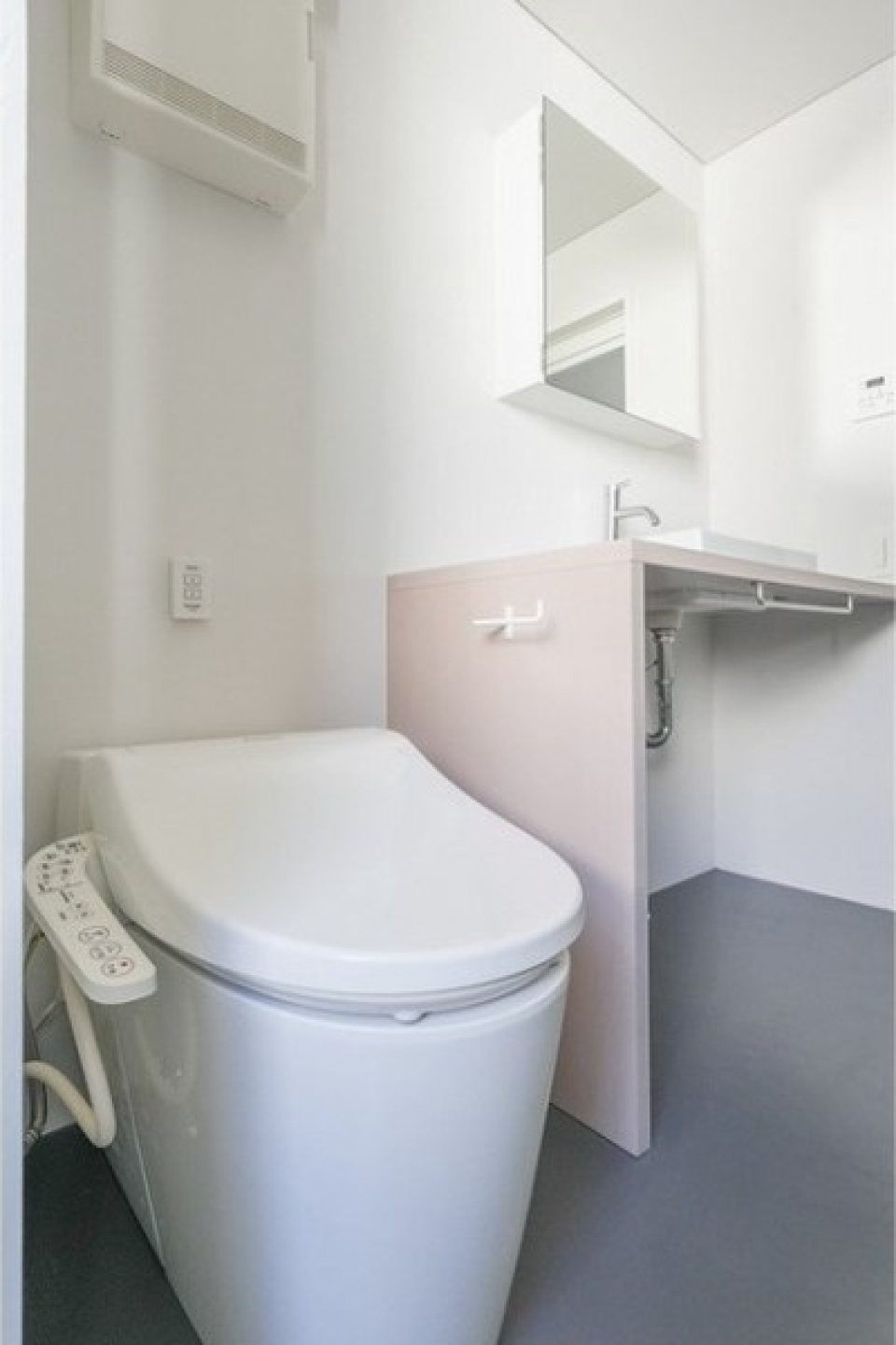 タンクレストイレは扱いやすいですね