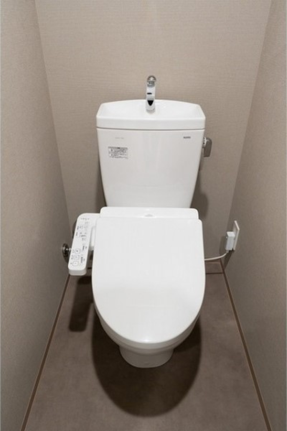 トイレは落ち着くブラウンカラー