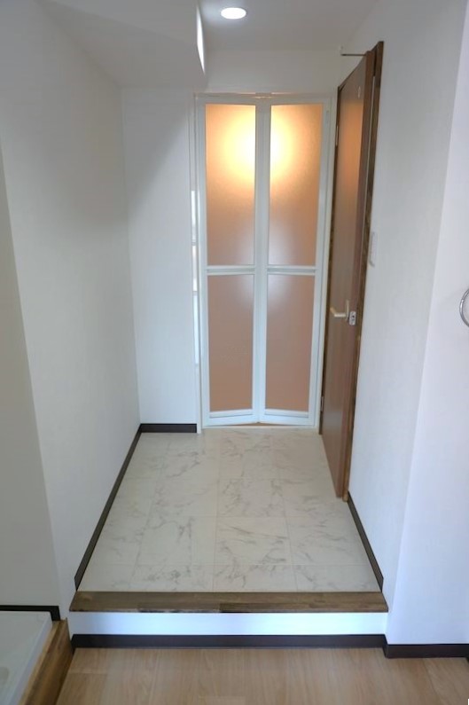 なぜか小上がりになっています。お気をつけて。