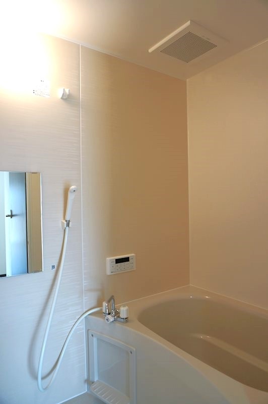 シンプルな浴室