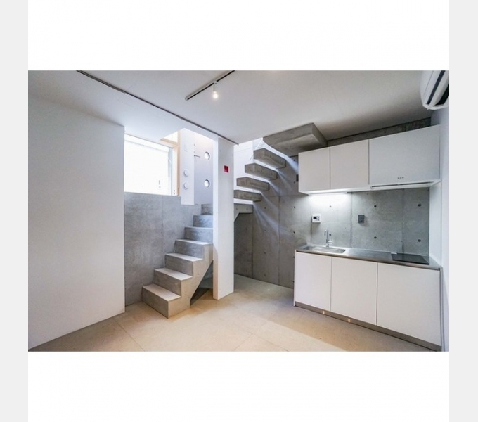 この石窟のような空間がおもしろい