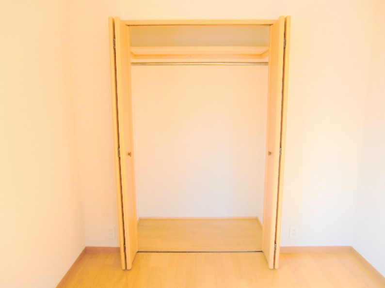 洋室部分にある収納スペース