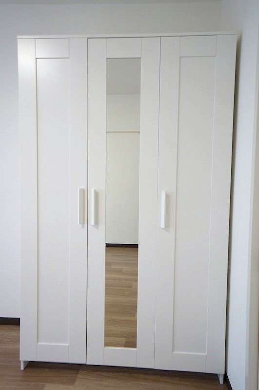 鏡付きのクローゼット付いています