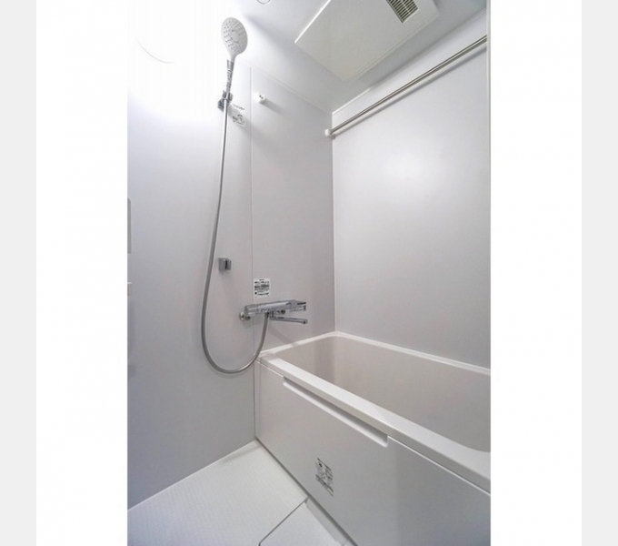 浴室乾燥機能付きのバスルーム