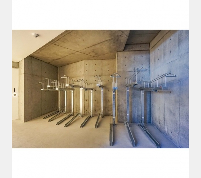 自転車は屋根下に保管できますね