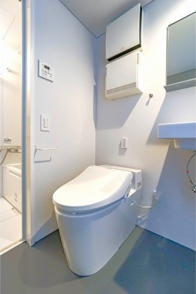 タンクレストイレは扱いやすいですね