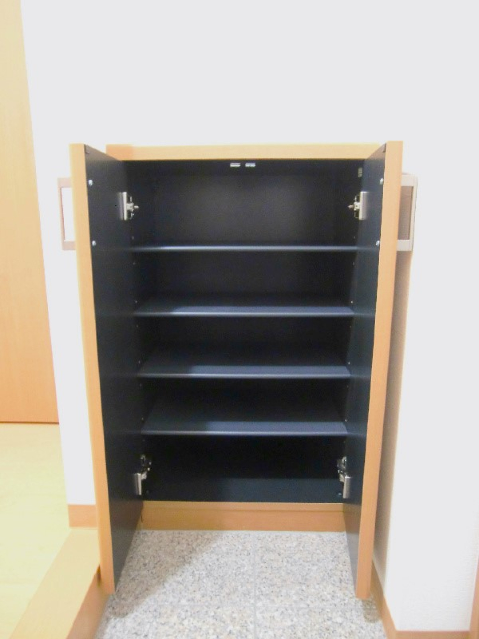 便利なシューズボックスも付いています