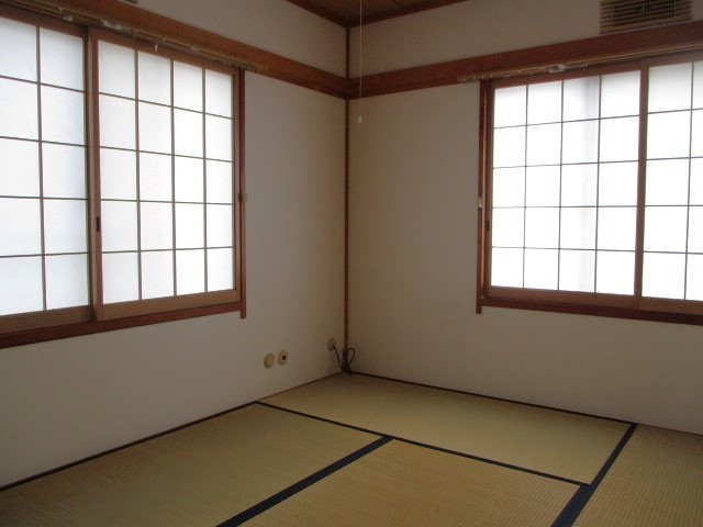 2階和室の隣はシャワールームなのでゲストルームにしてもいいかも