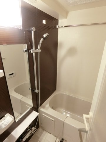 浴室乾燥機能付きのバスルーム
同タイプ参考写真