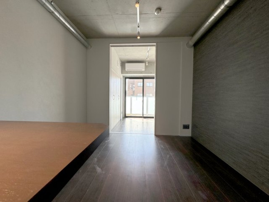 基本はベッドルームと繋げてワンルームスタイルになりそう