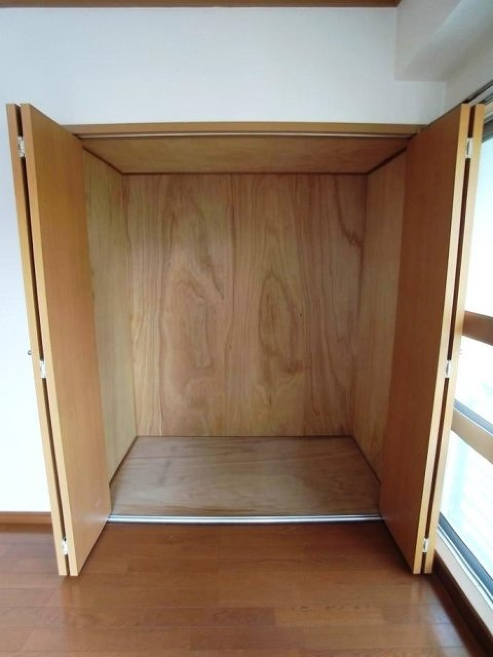 収納を開けたところ。