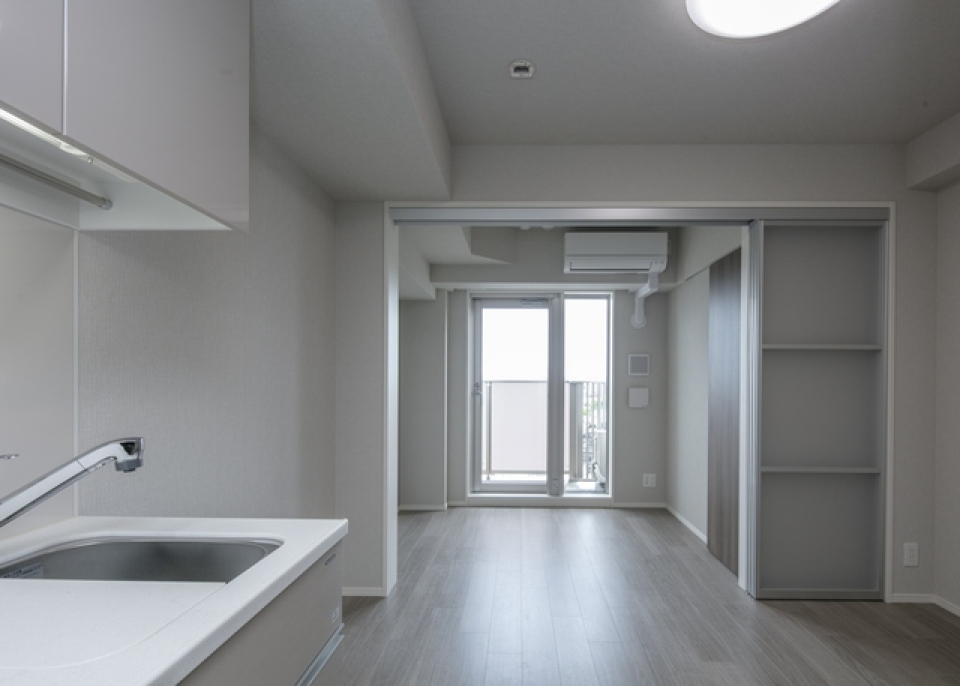 キッチンは２口コンロが導入されています。※写真は同タイプ住戸です。