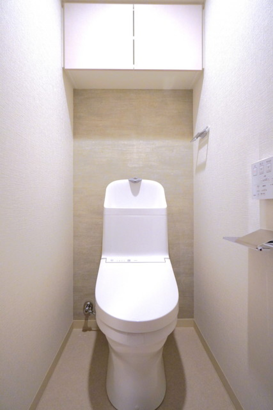 棚があるので掃除用具を整理整頓もしやすそうですね‼
※写真は同タイプ住戸です。