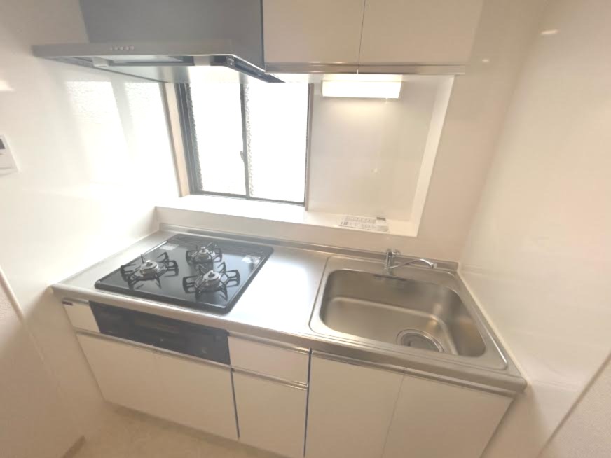 3口コンロが導入されたキッチン。
