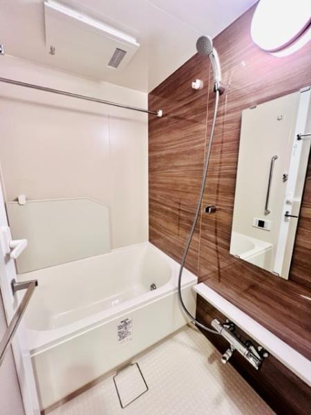 浴室のウォールが可愛いですね♪
